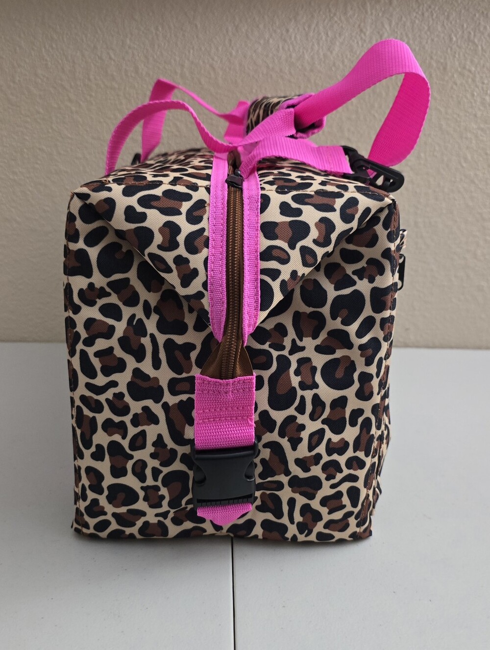 Buc-ee's Insulated Tote - Picture 2 of 10